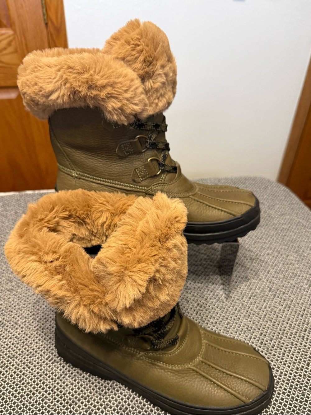 Sperry Maritime leather waterproof winter duck boots. Size 8
